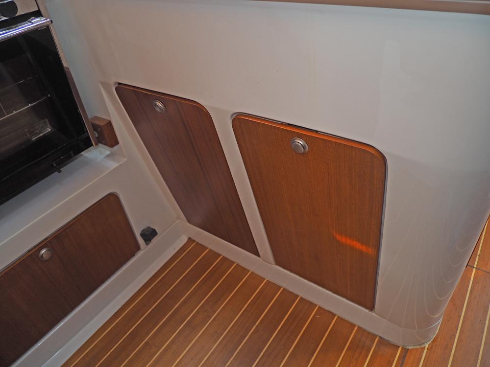 Salon, Accommodatie